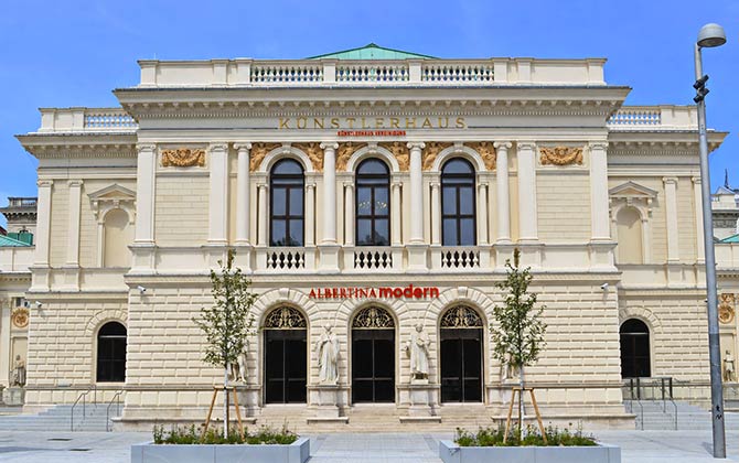 Künstlerhaus Wien vom Karlsplatz gesehen
