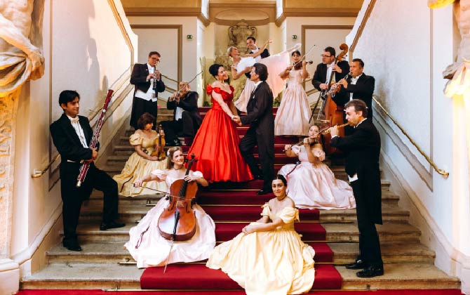 Image: Full formation of the Vienna Residence Orchestra